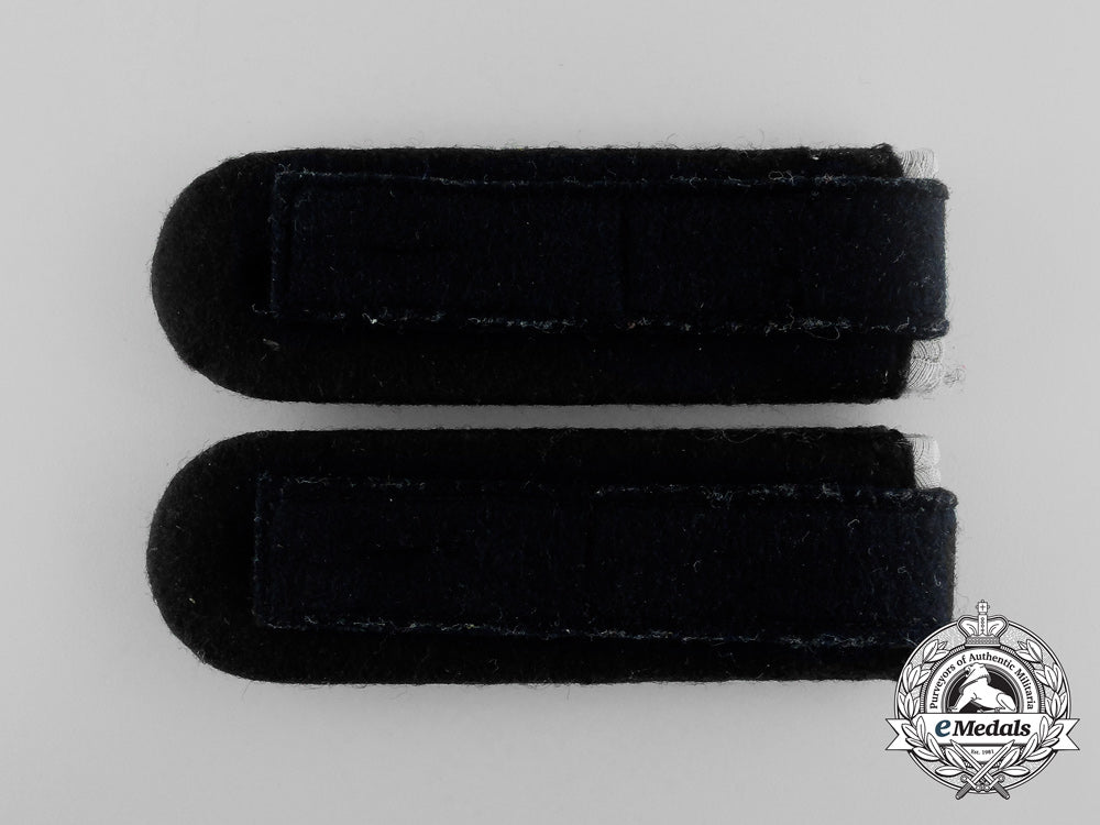 germany,_ss._a_pair_of_medical_personnel_untersturmführer_rank_shoulder_boards_aa_2559_1_1