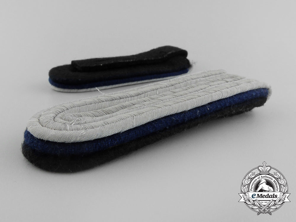 germany,_ss._a_pair_of_medical_personnel_untersturmführer_rank_shoulder_boards_aa_2560_1_1