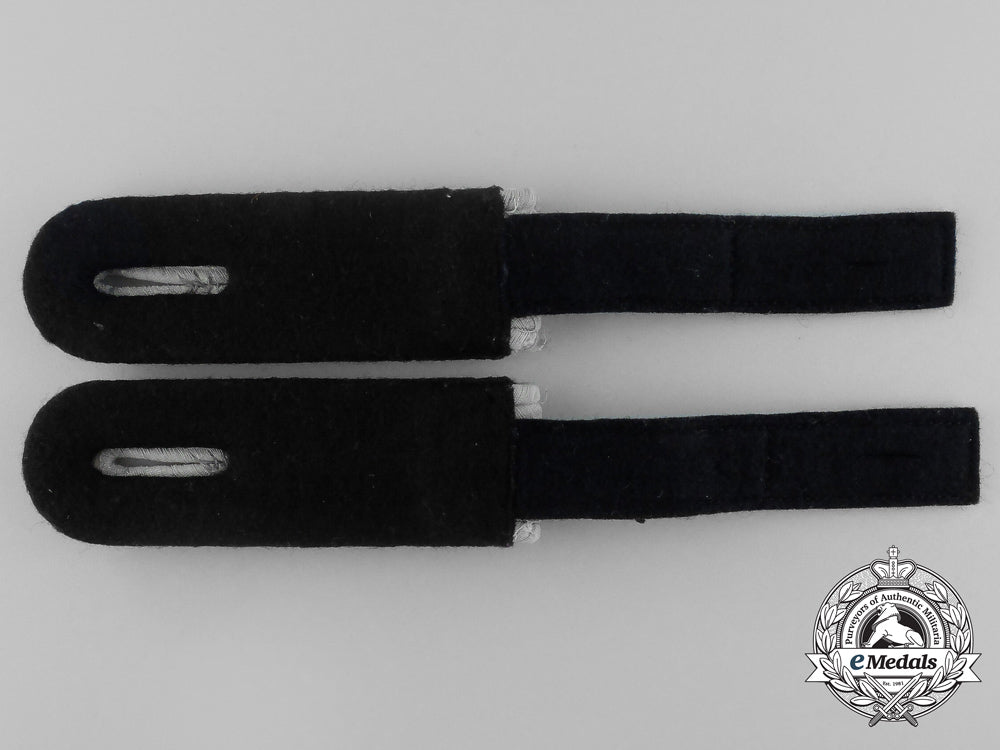 germany,_ss._a_pair_of_medical_personnel_untersturmführer_rank_shoulder_boards_aa_2561_1_1
