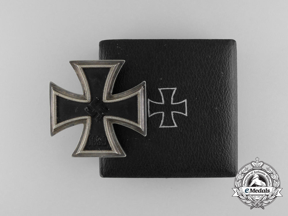 an_iron_cross1939_first_class_in_its_original_case_of_issue_aa_2607