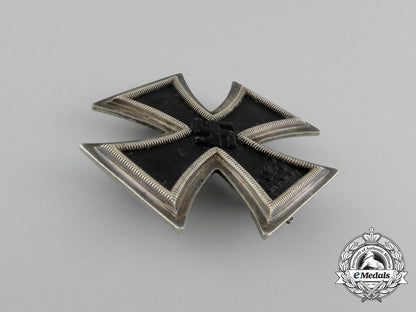an_iron_cross1939_first_class_in_its_original_case_of_issue_aa_2612