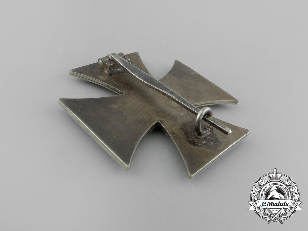an_iron_cross1939_first_class_in_its_original_case_of_issue_aa_2613