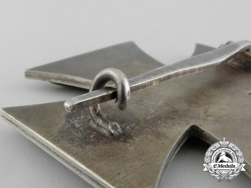 an_iron_cross1939_first_class_in_its_original_case_of_issue_aa_2614