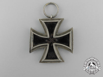 a_ground_found_iron_cross1939_second_class_by_arbeitsgemeinschaft_für_heeresbedarf_aa_2891