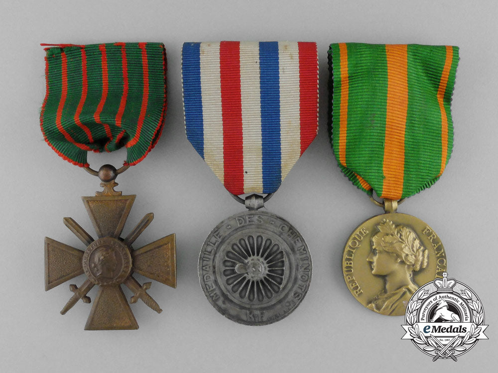 three_french_medals_and_awards_aa_3120