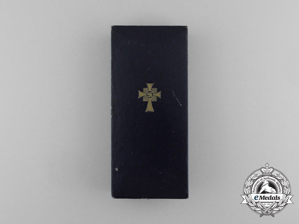 a_gold_grade_mother’s_cross_in_its_original_case_of_issue_by_ziemer&_söhne_aa_3214