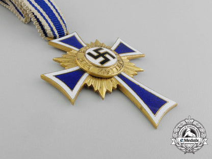 a_gold_grade_mother’s_cross_in_its_original_case_of_issue_by_ziemer&_söhne_aa_3218