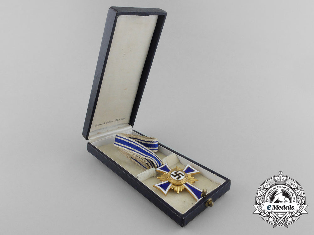 a_gold_grade_mother’s_cross_in_its_original_case_of_issue_by_ziemer&_söhne_aa_3219