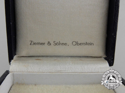 a_gold_grade_mother’s_cross_in_its_original_case_of_issue_by_ziemer&_söhne_aa_3220