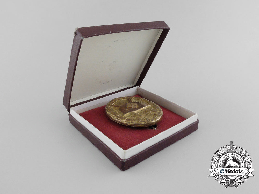 germany,_wehrmacht._a_gold_grade_wound_badge_in_case_aa_3590