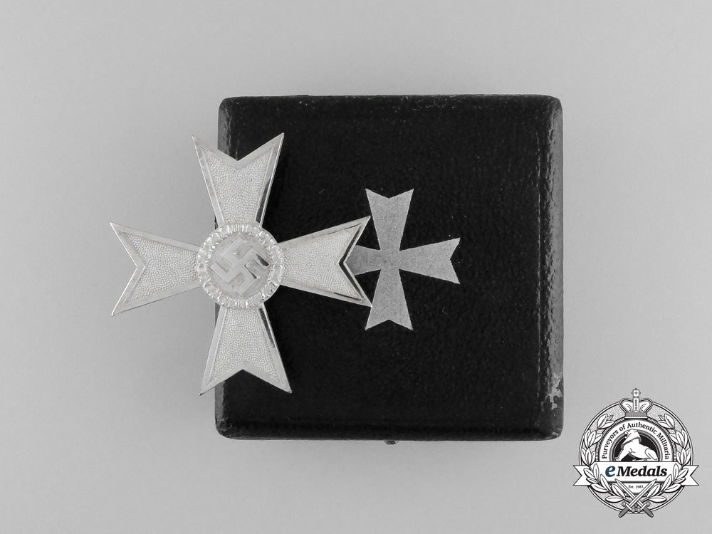 a_mint_war_merit_cross_first_class_in_its_original_case_of_issue_aa_3596