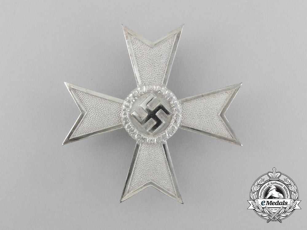 a_mint_war_merit_cross_first_class_in_its_original_case_of_issue_aa_3599