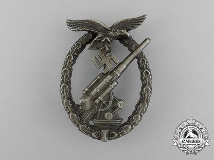 an_early_war_luftwaffe_flak_badge_by_juncker_of_berlin_aa_3668