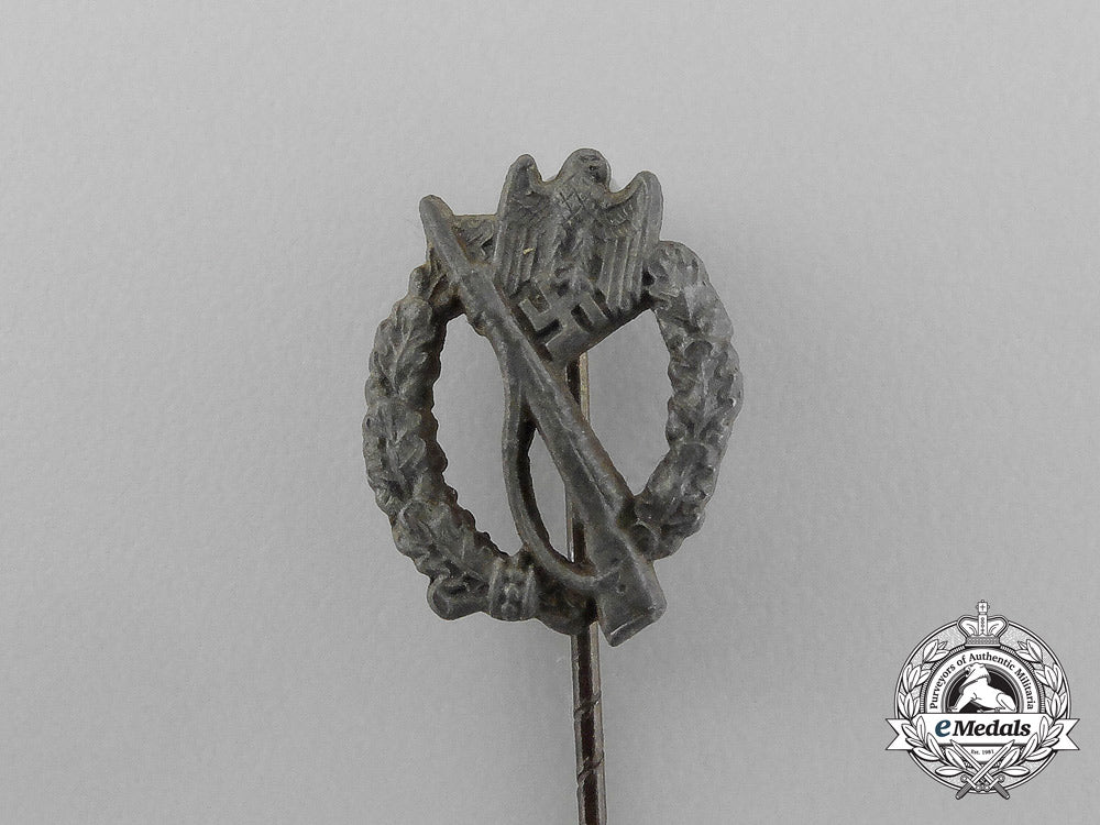 a_miniature_silver_grade_assault_badge_stick_pin_aa_3685