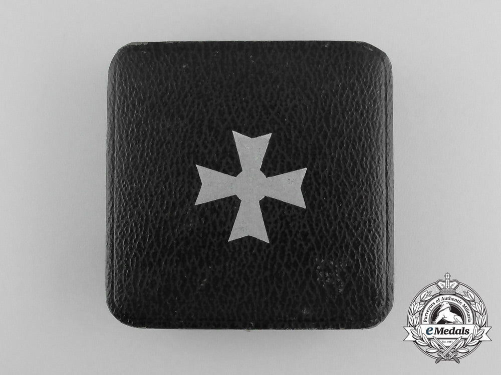 a_mint_war_merit_cross_first_class_by_deschler&_sohn_in_its_case_of_issue_aa_3856