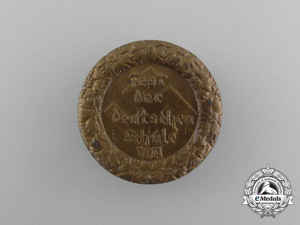 a_third_reich_period_festival_of_german_schools_badge_aa_3939