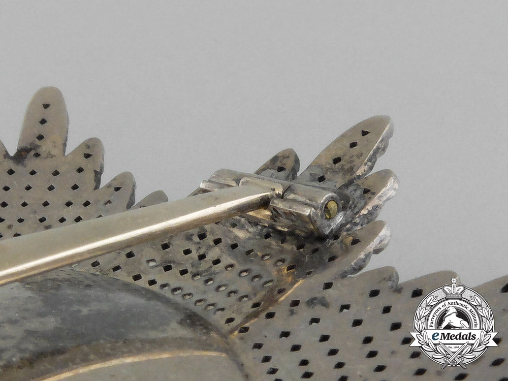 a_fine1840'_s_saxon_order_of_rue_crown_with_case_aa_4473