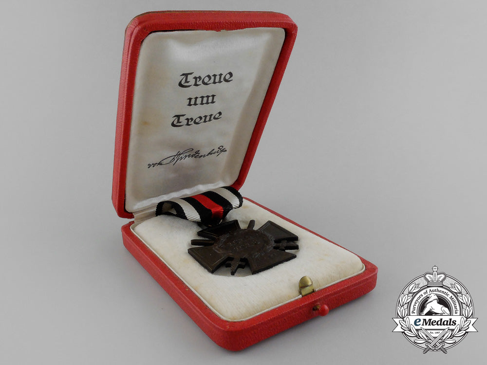 a_cased_named_honour_cross_of_the_world_war1914/1918_by_orden-_herstellergemeinschaft_aa_4556_2