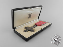 A Member Of The Most Excellent Order Of The British Empire With Case