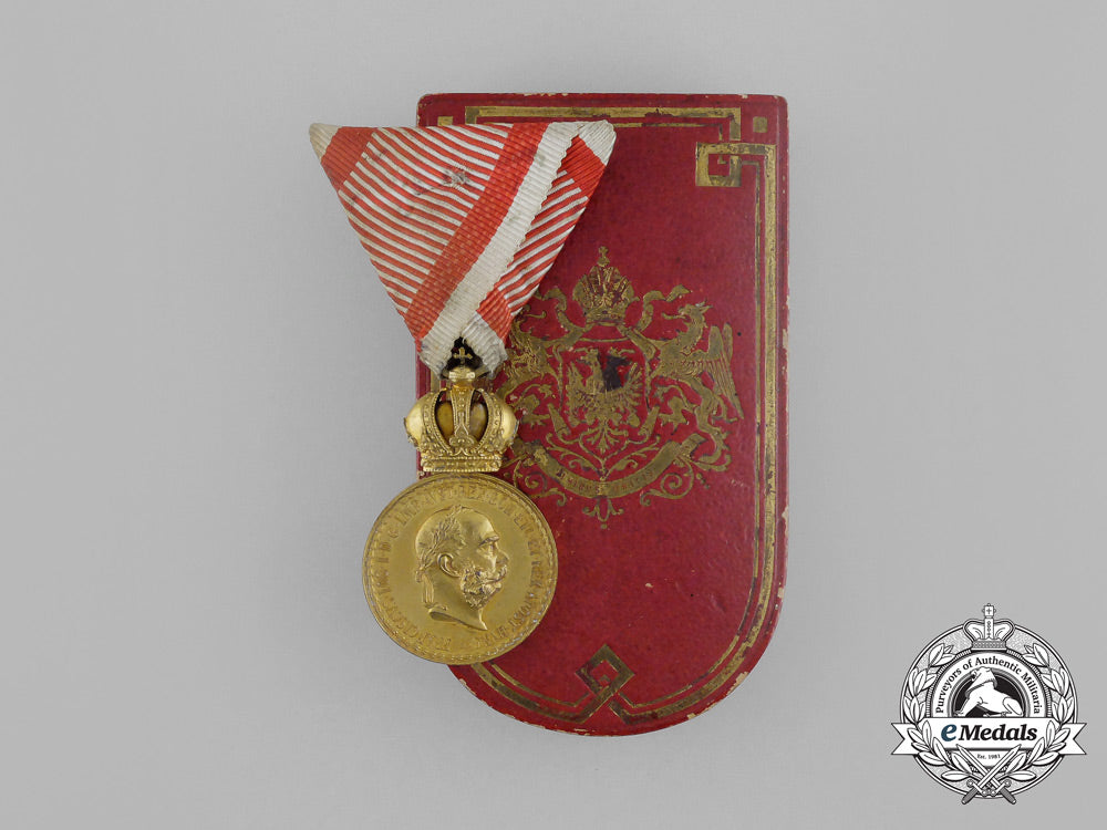 an_austrian_military_merit_medal;_bronze_grade_with_case_aa_4996
