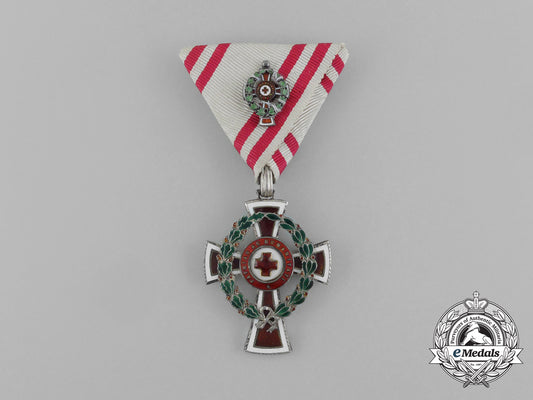 an_austrian_red_cross_officer's_decoration_with_war_decoration_aa_5004