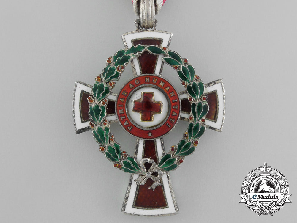 an_austrian_red_cross_officer's_decoration_with_war_decoration_aa_5005