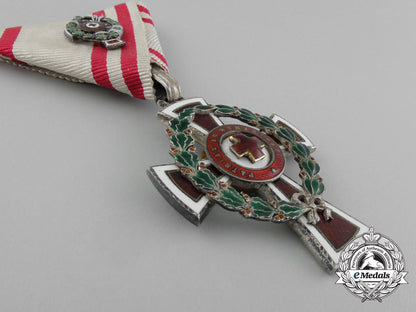 an_austrian_red_cross_officer's_decoration_with_war_decoration_aa_5008
