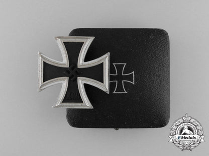 a_mint_iron_cross1939_first_class_in_its_original_case_of_issue_aa_5797