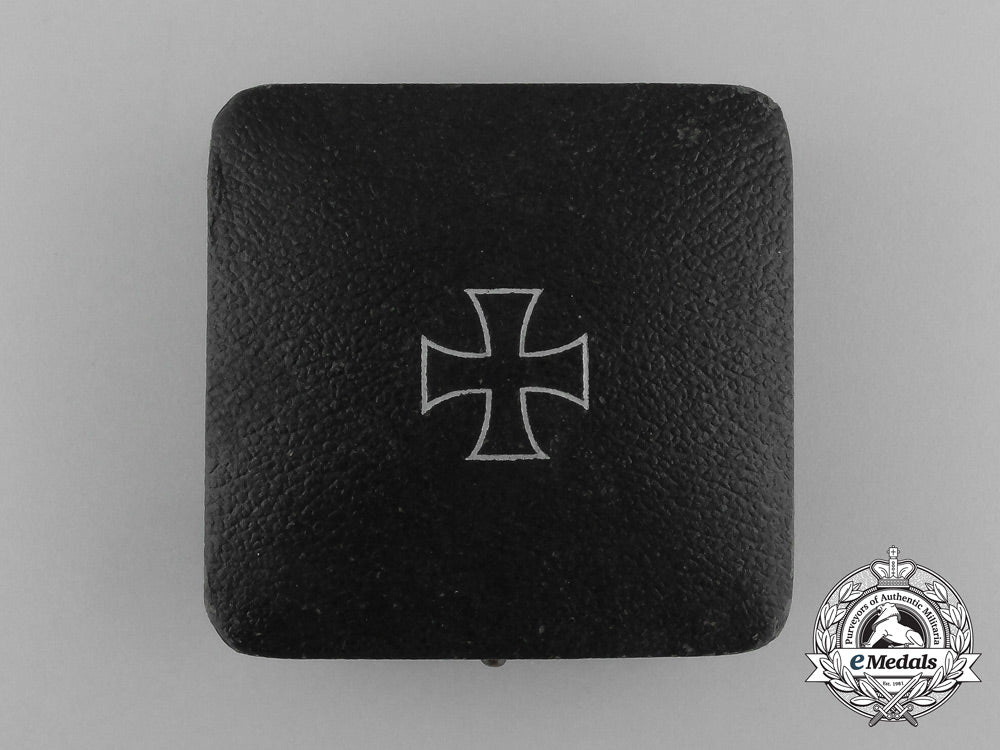 a_mint_iron_cross1939_first_class_in_its_original_case_of_issue_aa_5799