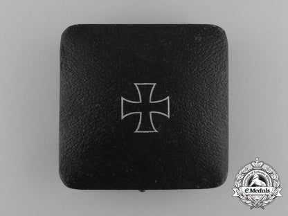 a_mint_iron_cross1939_first_class_in_its_original_case_of_issue_aa_5799
