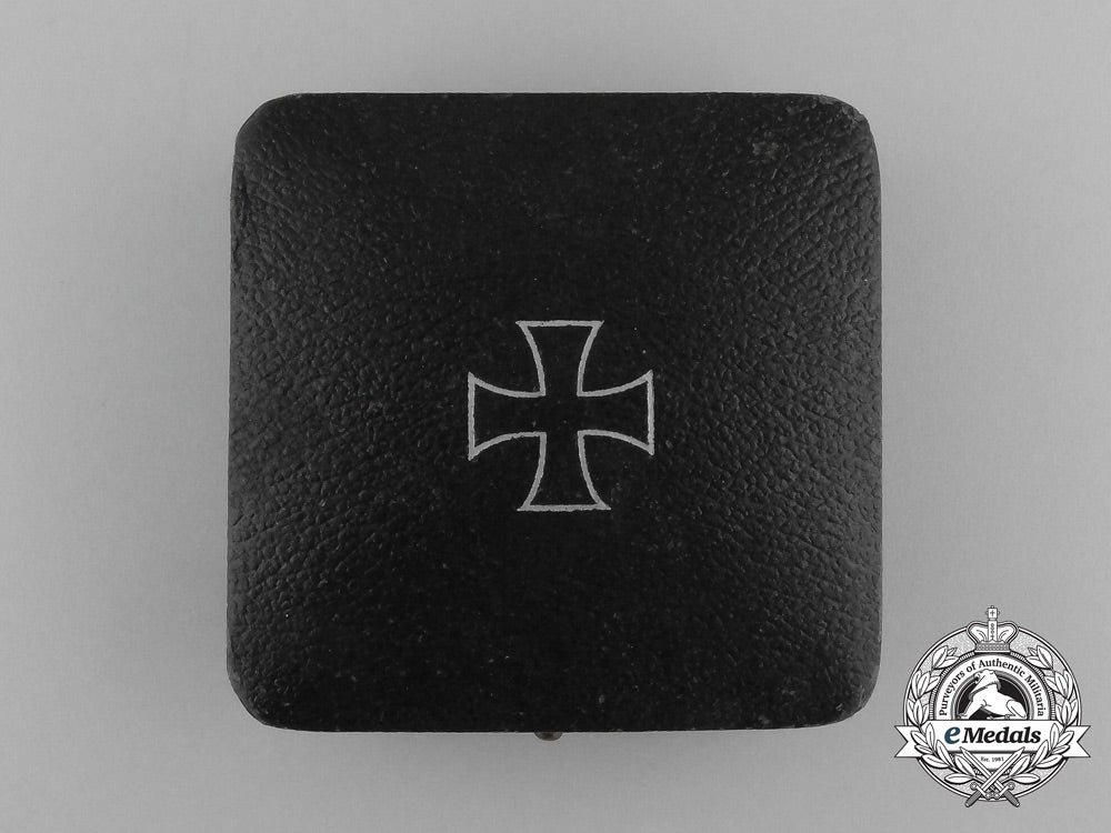 a_mint_iron_cross1939_first_class_in_its_original_case_of_issue_aa_5799