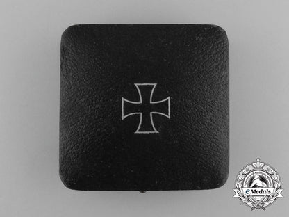 a_mint_iron_cross1939_first_class_in_its_original_case_of_issue_aa_5799