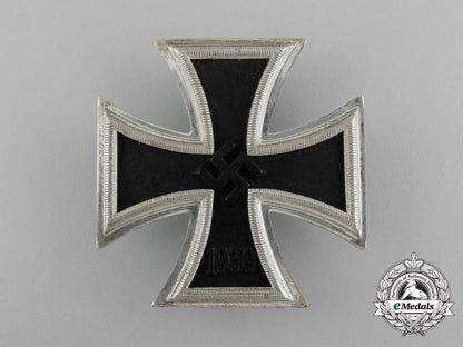 a_mint_iron_cross1939_first_class_in_its_original_case_of_issue_aa_5800