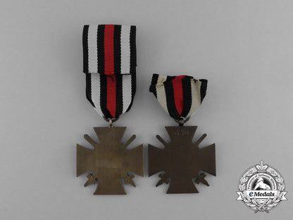 a_grouping_of_two_honour_crosses_of_the_world_war1914/18_aa_5910