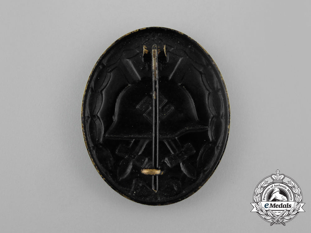 three_second_war_german_wound_badges_aa_5945