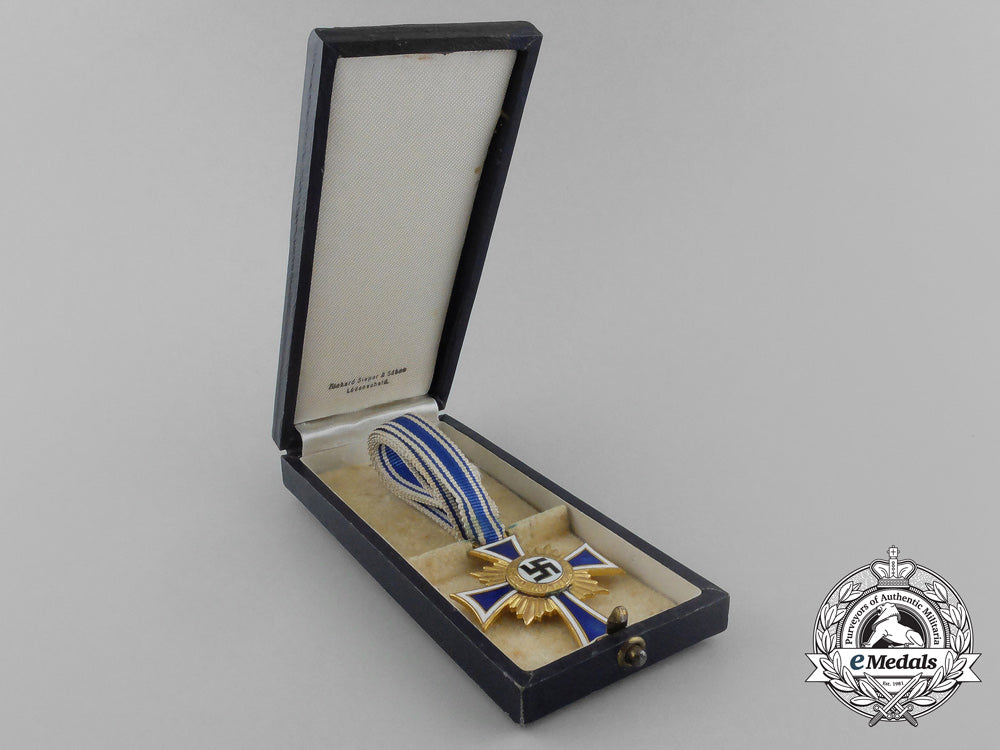a_cased_third_reich_period1_st_class_cross_of_honour_of_the_german_mother_by_richard_sieper_aa_6362