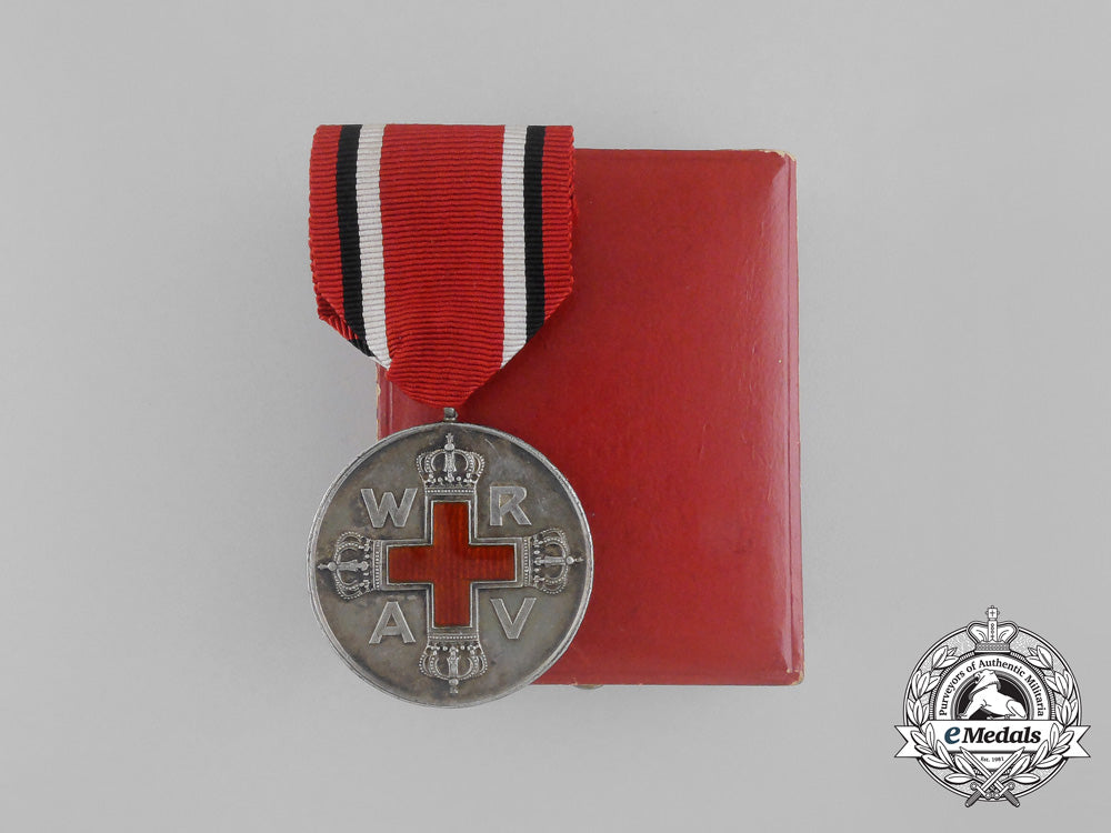 prussia,_state._a_red_cross_medal,2_nd_class_in_silver_with_case_aa_6757