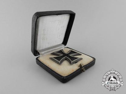 an_iron_cross1939_first_class_by_fritz_zimmermann_in_its_original_case_aa_7250