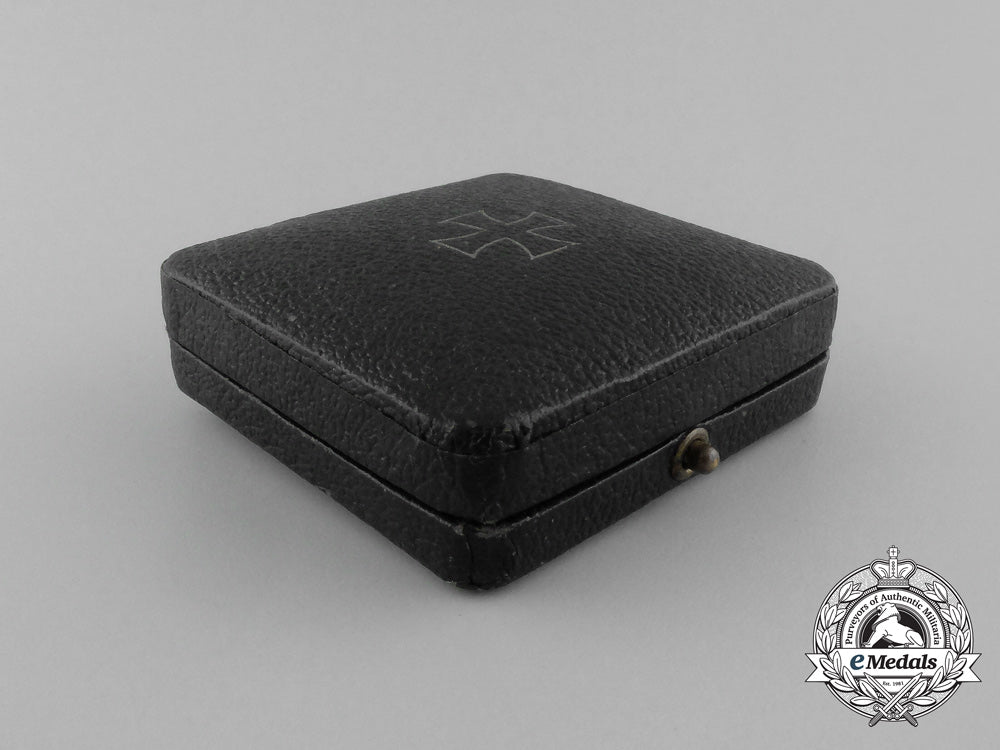 an_iron_cross1939_first_class_by_fritz_zimmermann_in_its_original_case_aa_7251