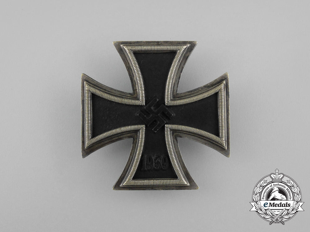 an_iron_cross1939_first_class_by_fritz_zimmermann_in_its_original_case_aa_7252