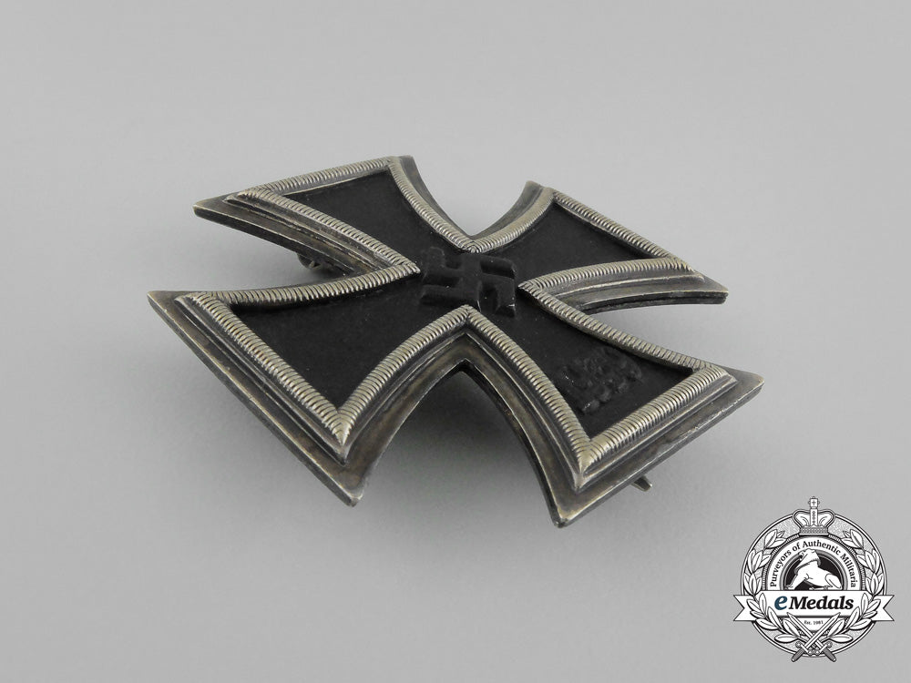 an_iron_cross1939_first_class_by_fritz_zimmermann_in_its_original_case_aa_7255