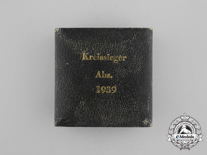 a_cased1939_victors_badge_of_the_district_level_national_trade_competition_badge_aa_7372