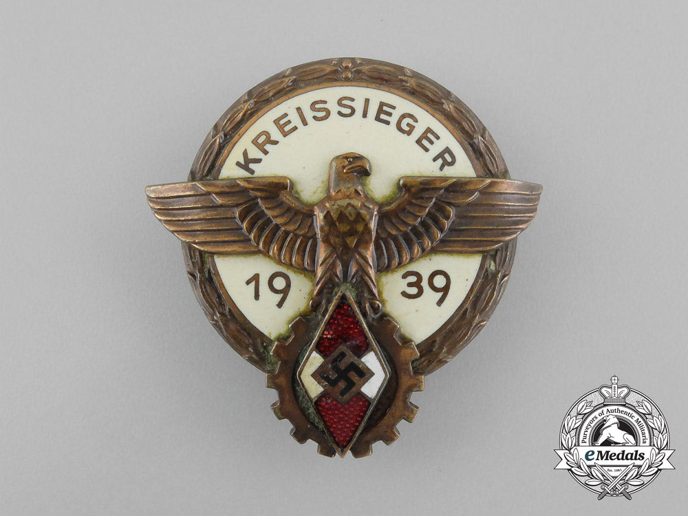 a_cased1939_victors_badge_of_the_district_level_national_trade_competition_badge_aa_7373