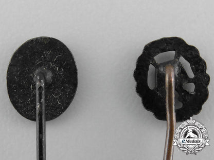 two_miniature_black_grade_wound_badges_aa_7521