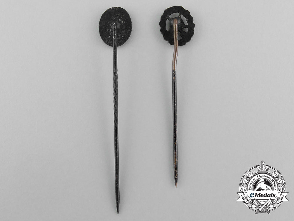 two_miniature_black_grade_wound_badges_aa_7522