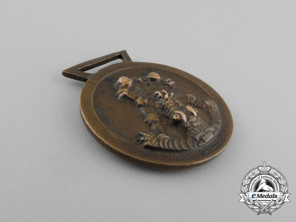 a_german-_italian_africa_campaign_medal_with_matching_medal_ribbon_bar_aa_7665