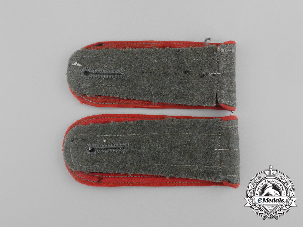 a_pair_of_wehrmacht_artillery_enlisted_man’s_shoulder_boards_aa_7944