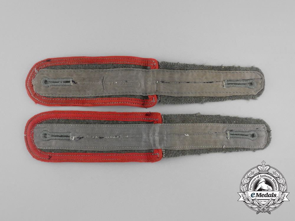 a_pair_of_wehrmacht_artillery_enlisted_man’s_shoulder_boards_aa_7945