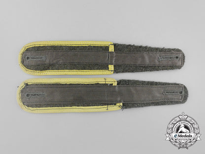 a_pair_of_wehrmacht_signals_enlisted_man’s_shoulder_boards_aa_7957