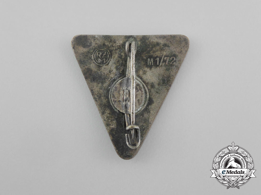 a_third_reich_german_women’s_league_membership_badge;_type_iii_aa_8407